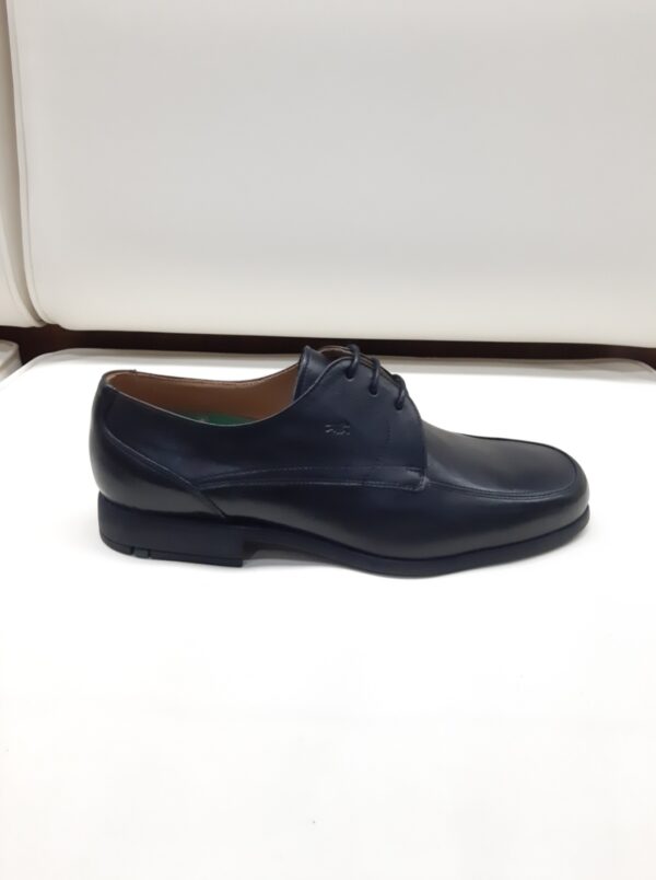 SCARPA ALLACCIATA A TRE OCCHIELLI TROTTERS