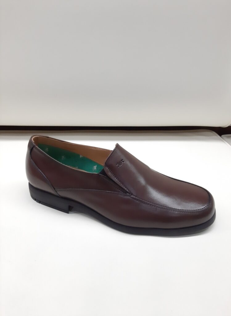 MOCASSINO CON ELASTICI LATERALI TROTTERS
